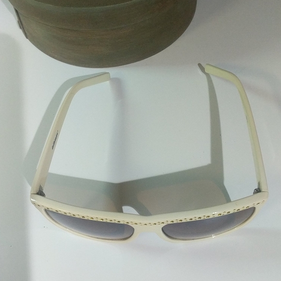 Ivory & Gold Dollhouse Sunglasses - Picture 2 of 8